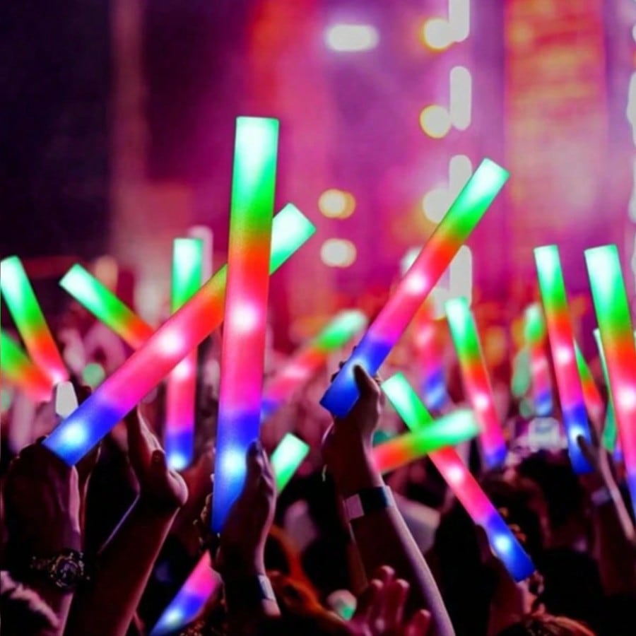 105 sztuk – zestaw kolorowych, – Flashing Led Foam Sticks Party recenzja i cena